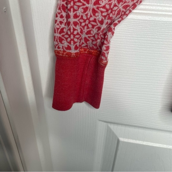 Kuhl Mia Henley Waffle Knit Thermal Top in Red/White Batik Floral Gorpcore XL - Picture 7 of 14